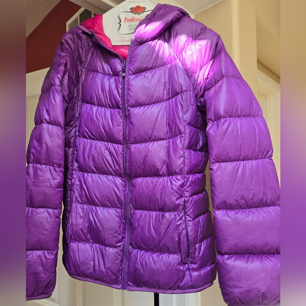 Uniqlo Women's Ultra Light Puffer Jacket, Size M